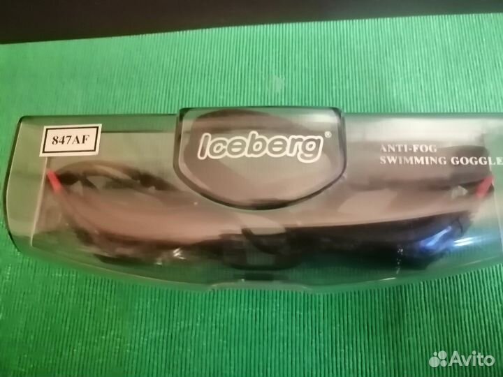 Очки для плавания Iceberg в футляре