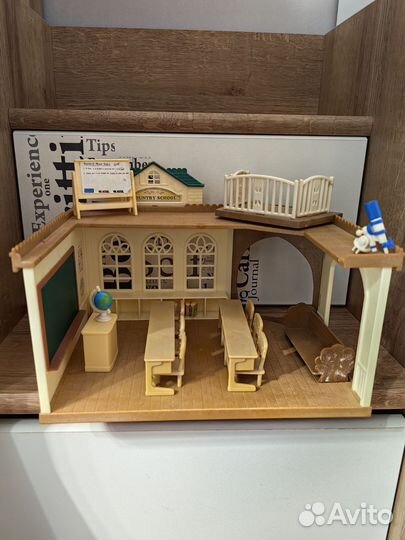 Школа игрушка