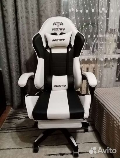 Игровое компьютерное кресло (с массажем)