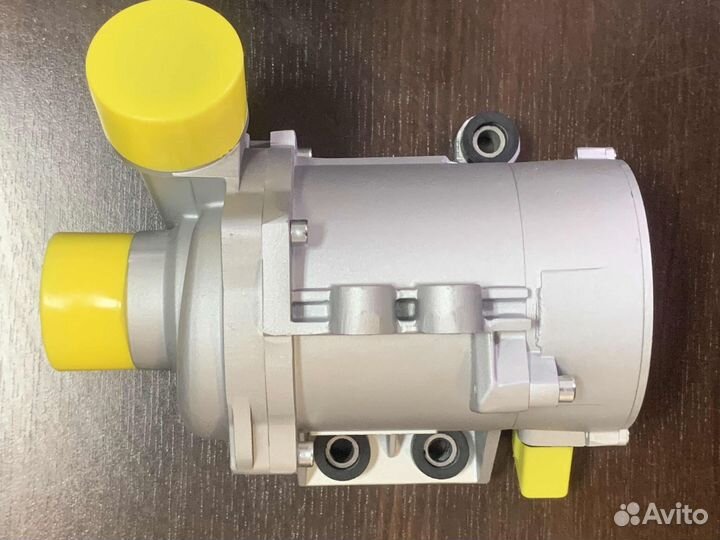 Помпа охлаждения 11517586925 BMW новая