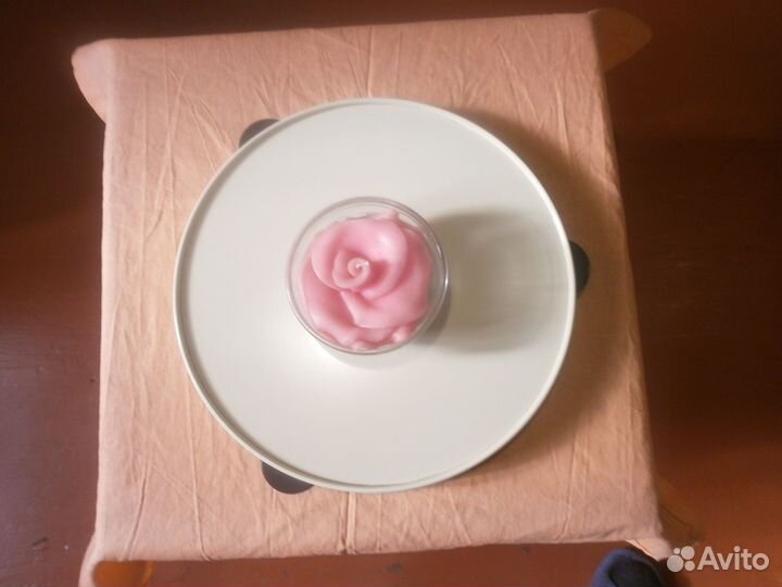 Подставка под торт вращается