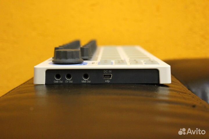 Arturia Beatstep midi CV/Gate Controller