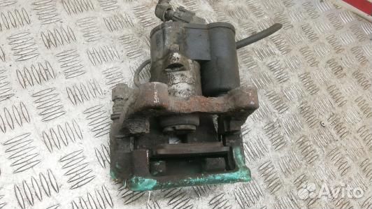 Суппорт тормозной задний правый volkswagen passat