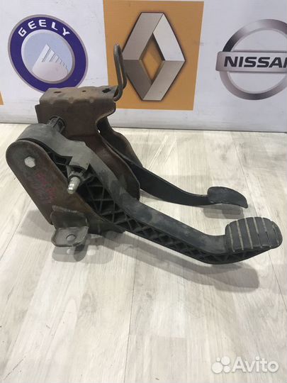Педальный узел Педаль Renault sandero
