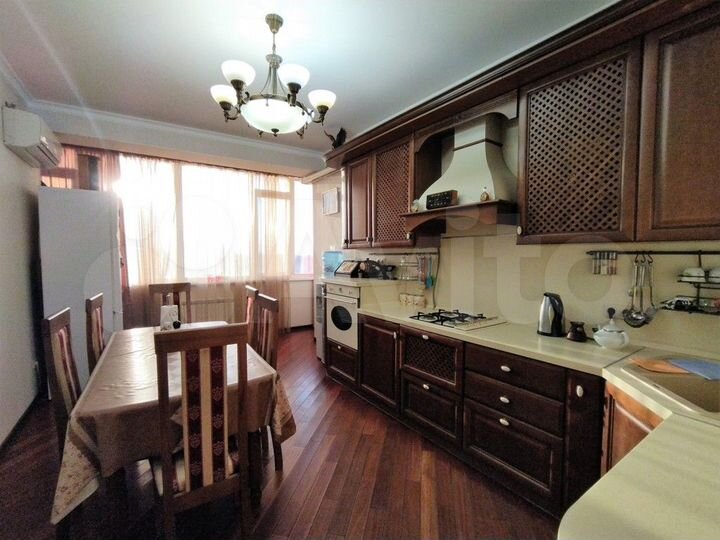 4-к. квартира, 123 м², 4/7 эт.
