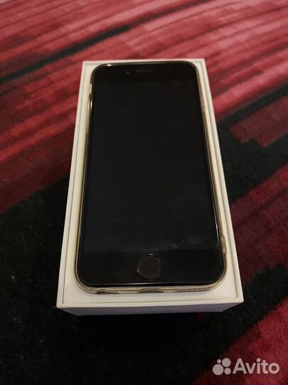 Телефон iPhone 6