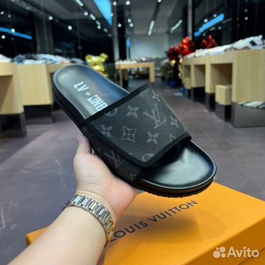 Тапки сланцы Louis Vuitton