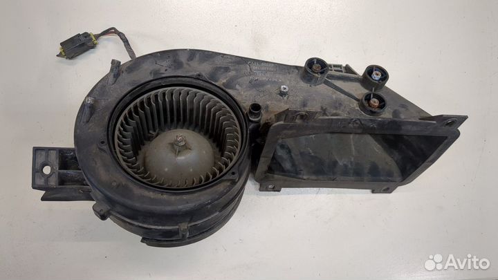 Двигатель отопителя Mazda Bongo Friendee, 1996