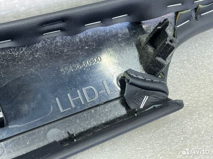 Накладка торпедо левая Toyota Land Cruiser 200