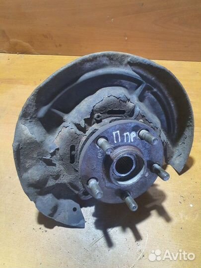 Поворотный кулак передний правый Toyota Corona