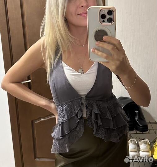 Жилетка жилет размер s оборками