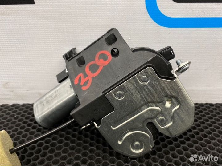 Замок багажника Mercedes-Benz S-Class W221 272.965