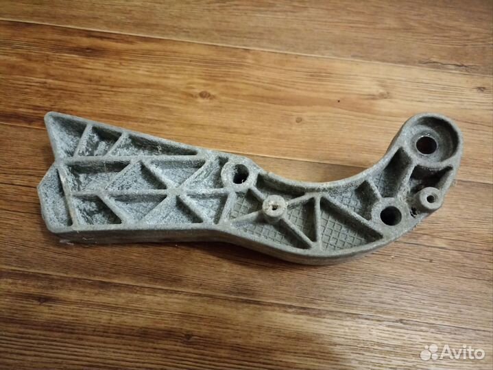 Кронштейн задней опоры двигателя LADA Granta