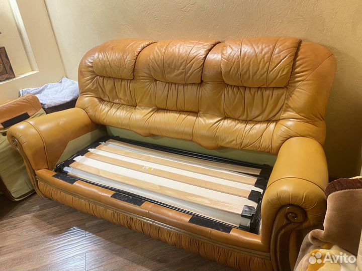 Диван кожанный