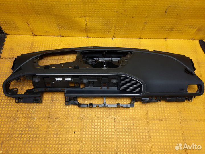 Панель передняя салона (торпедо) Mercedes-Benz