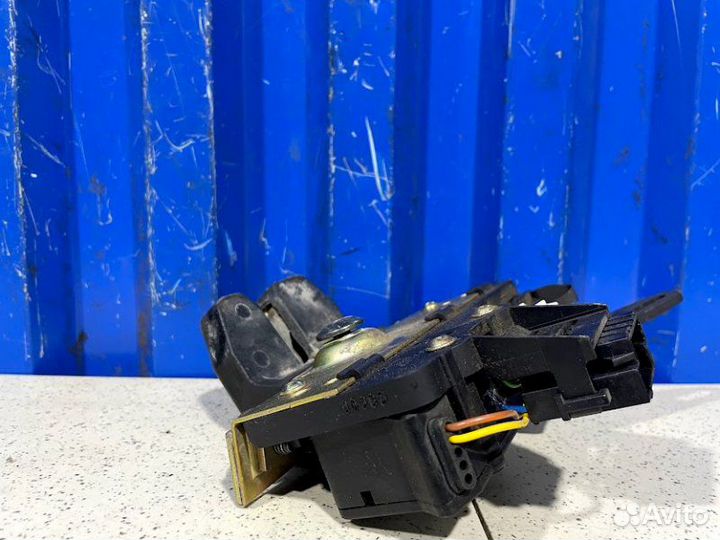 Замок багажника Volvo V70 2 2.5AT 4WD 2000