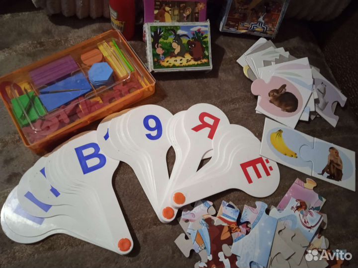 Развивающие игрушки и книги