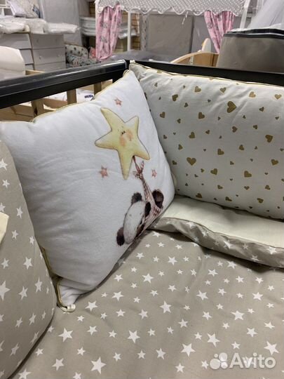 Комплект в детскую кроватку с балдахином