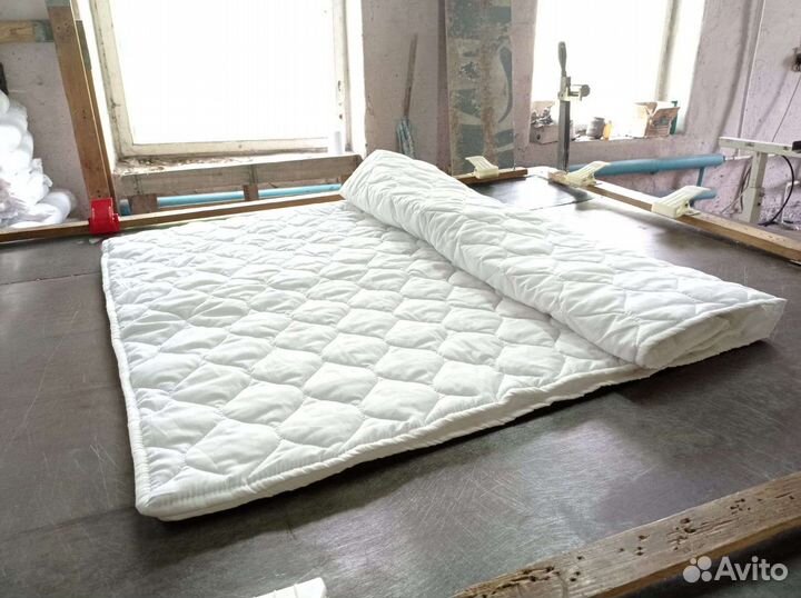 Одеяло и подушки, покрывало