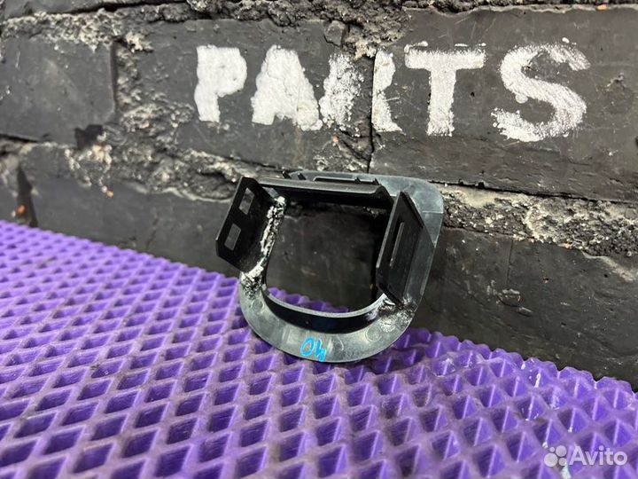 Замок заднего сидения Nissan Dualis NJ10-044718