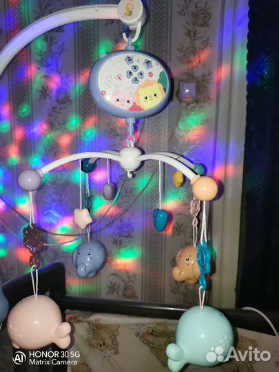 Мобиль на кроватку с проектором