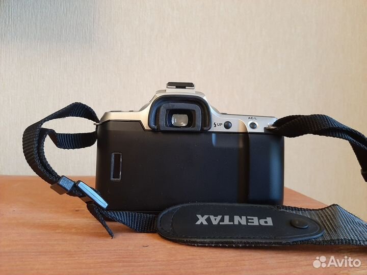 Зеркальный фотоаппарат Pentax MZ-60 с сумкой