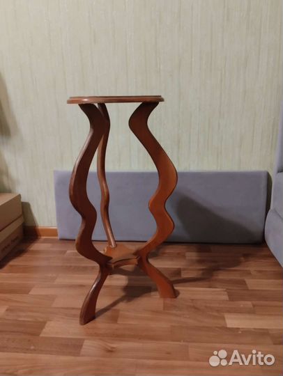 Подставка под цветы дерево