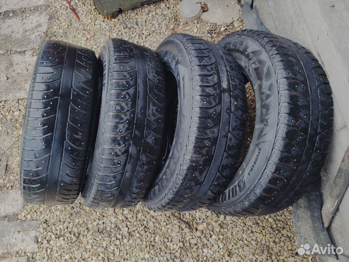 Bridgestone Ice Cruiser 7000 215/70 R16 100E