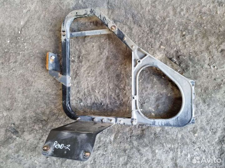 Крепление крыла на Renault Premium