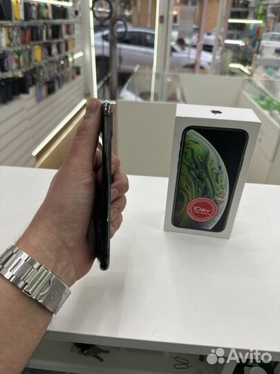 iPhone Xs, 64 ГБ