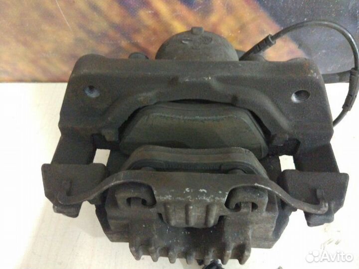 Суппорт передний левый Bmw 525I E60 M54 2003