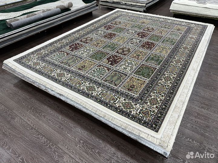 Ковер новый 2.8*3.8