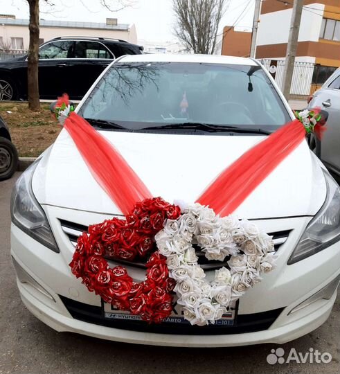 Свадебные украшение на машину