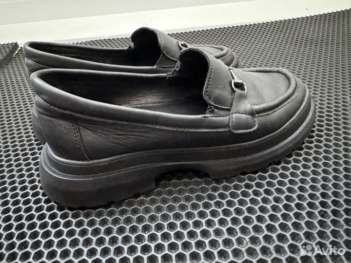 Лоферы женские