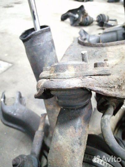 Рычаг подвески передний правый Opel Frontera