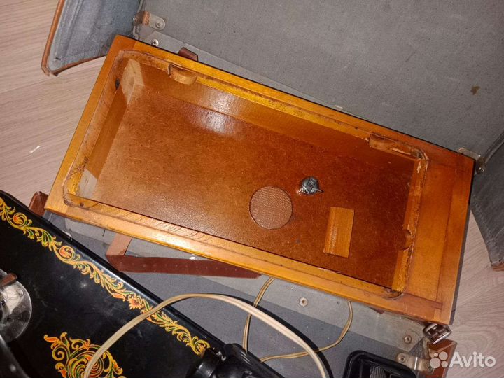 Швейная машинка электрическая