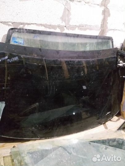 Заднее стекло Nissan Pulsar