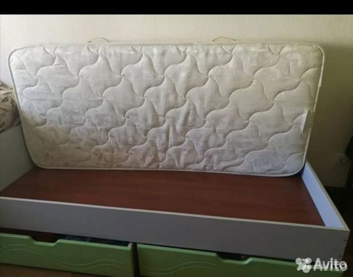 Кровать детская с матрасом