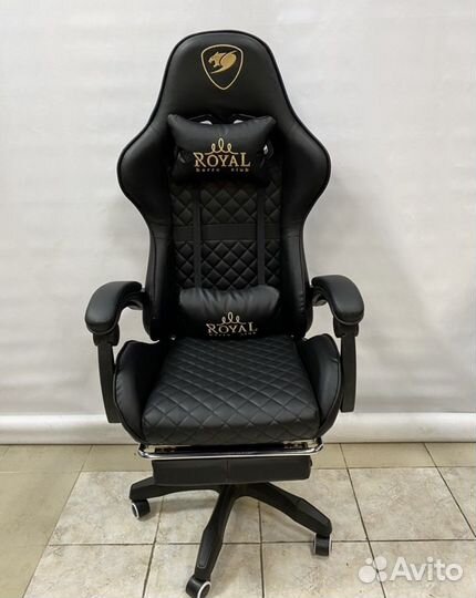 Компьютерное кресло с подножкой