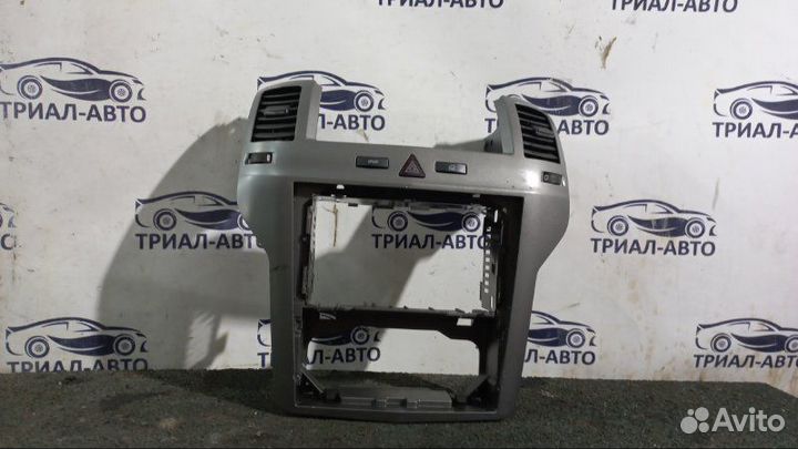 Центральная консоль Opel Zafira B Z18XER 2007