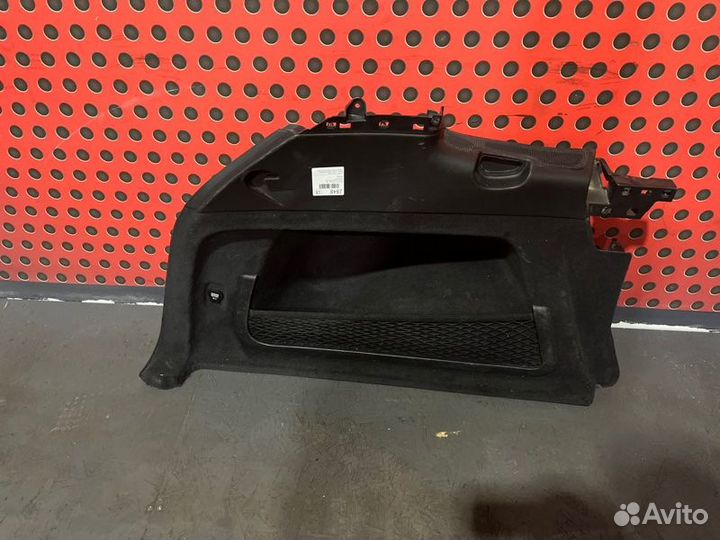 Обшивка багажника левая Porsche Cayenne 958 2016