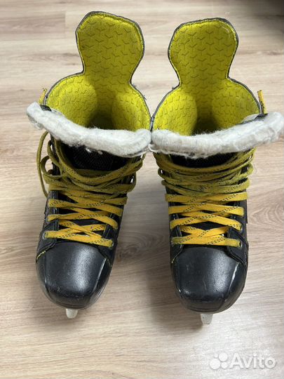 Коньки bauer supreme s37. Размер 4,5 D