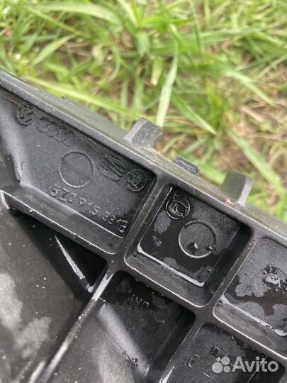 Площадка под акб Skoda rapid 1