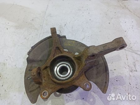 Кулак передний левый