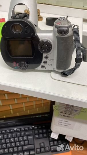 Компактный фотоаппарат