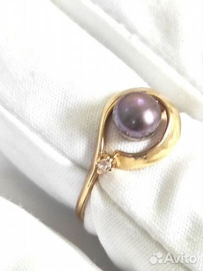 Кольцо с синтетическим камнем Золото