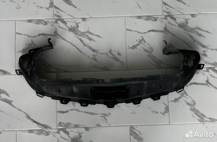 Дефлектор решетки радиатора Mercedes E-Class