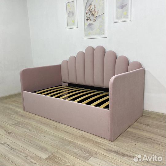 Подростковая кровать со спинками