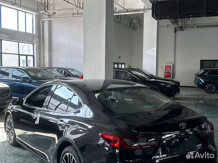 Toyota Camry 2.0 CVT, 2024