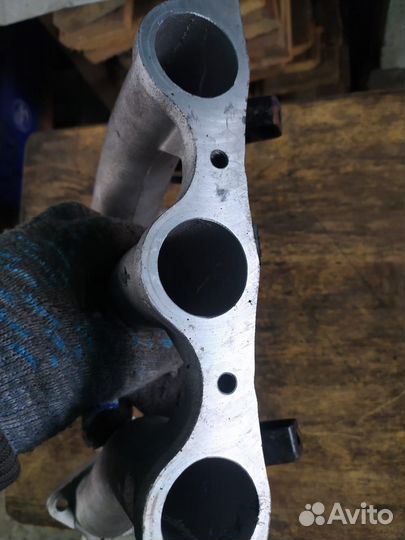 Впускной коллектор левый KIA Carnival 1999-2005